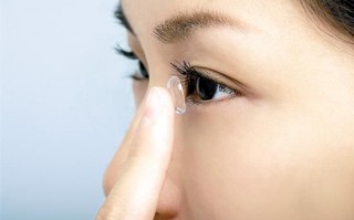 佩戴隐形眼镜不能做什么，佩戴隐形眼镜需要注意哪些